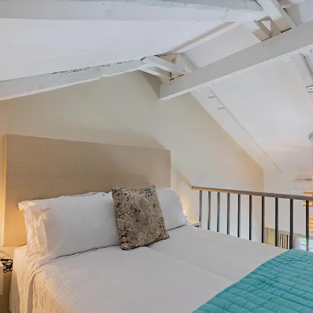 Mitos-suites Hotel