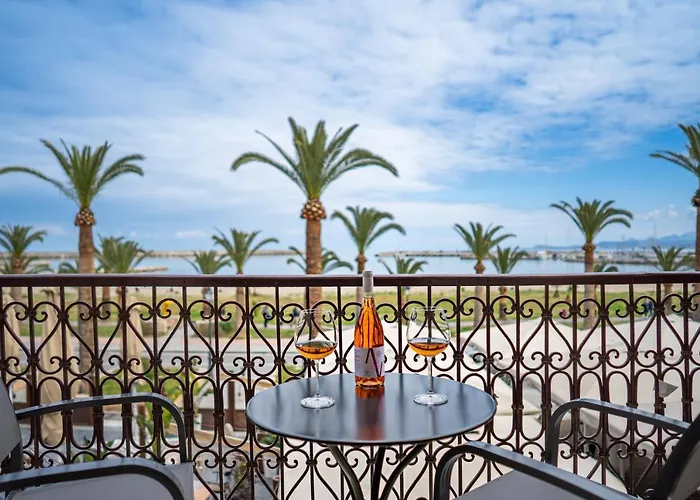 Mitos-suites Hotel *