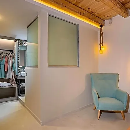 Mitos-suites Hotel *