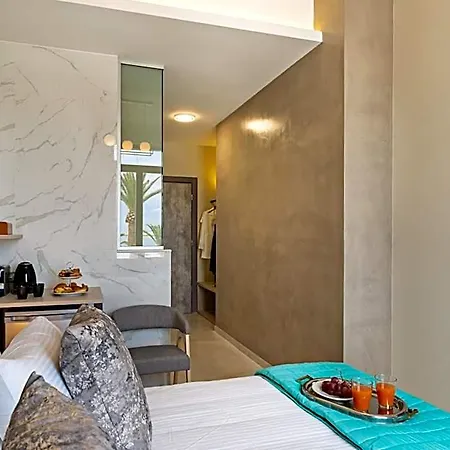 Mitos-suites Hotel *