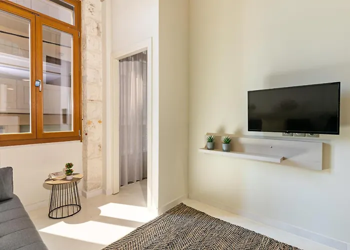 Mitos-suites Hotel *