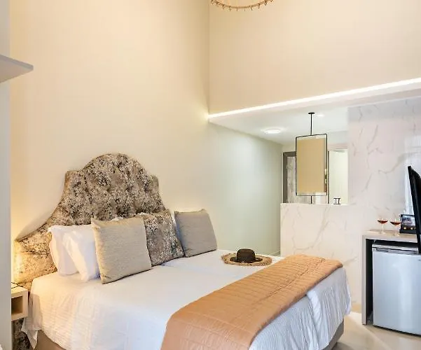 Mitos-suites Hotell *